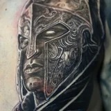 Tatuagem realizada pelo Leon